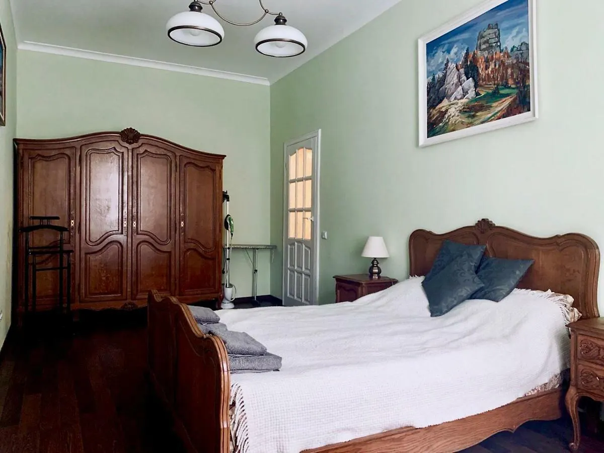 Modern Chaikovskogo Apartment Lviv