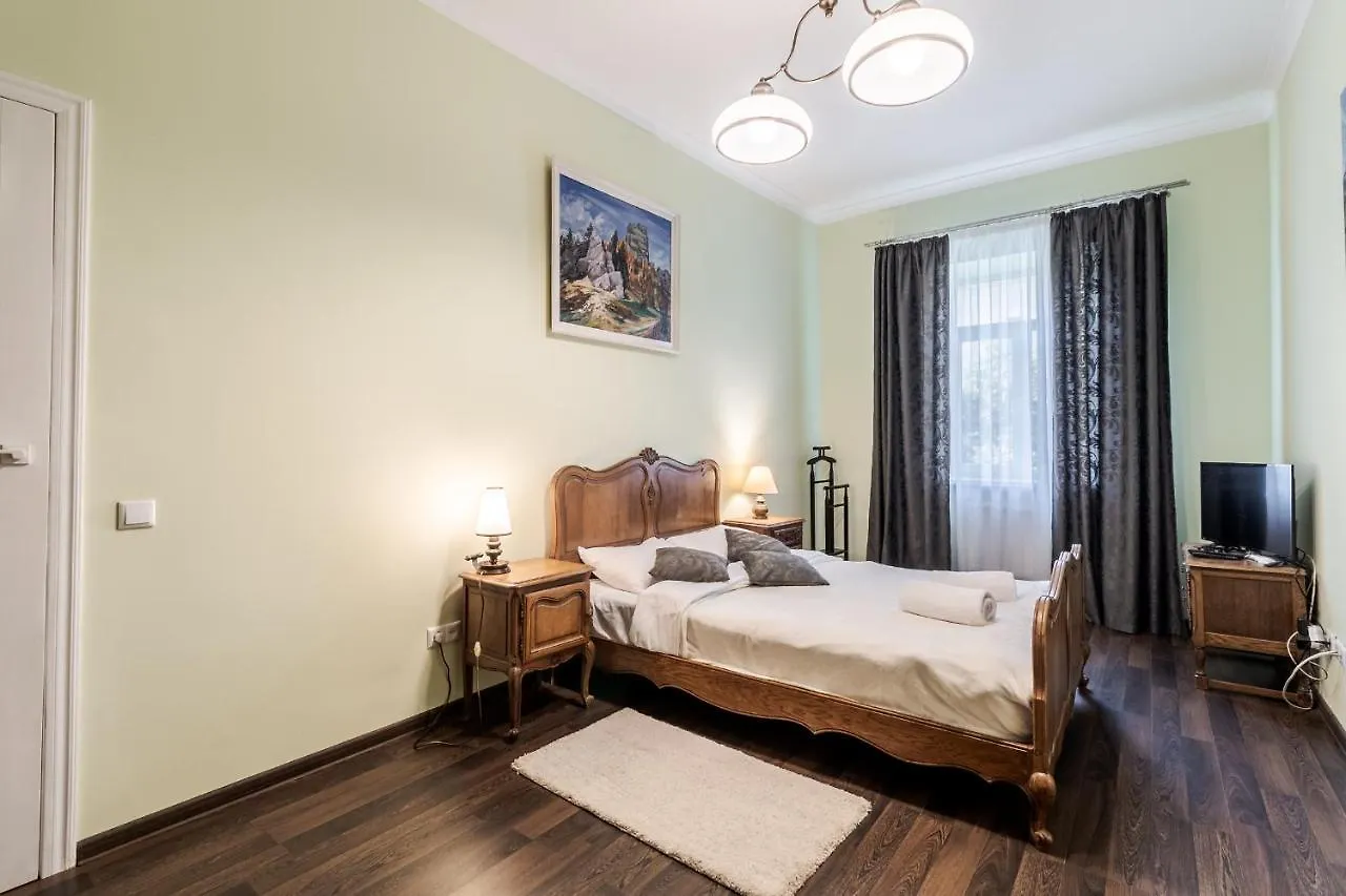 Modern Chaikovskogo Apartment Lviv